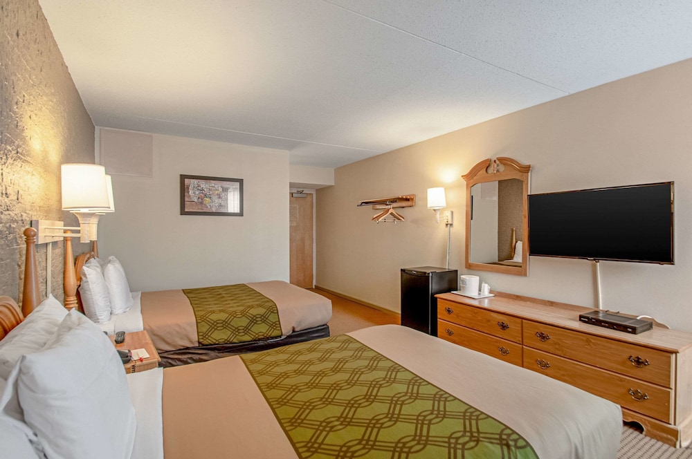 Econo Lodge Metro 14/36
