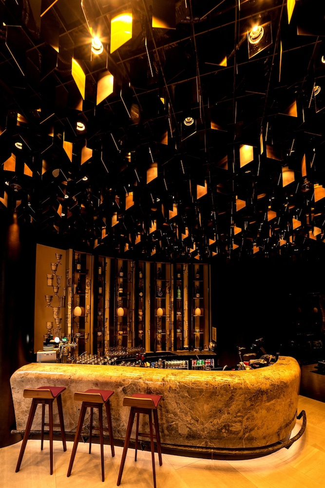 Kowloon Harbourfront Hotel 47/48