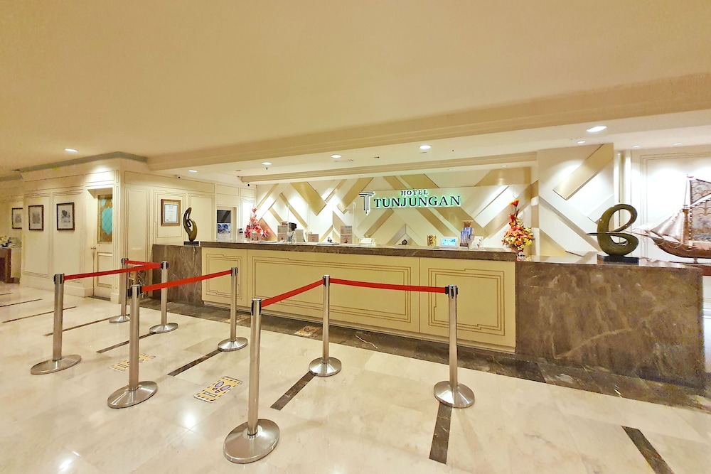 TUNJUNGAN HOTEL 14/73