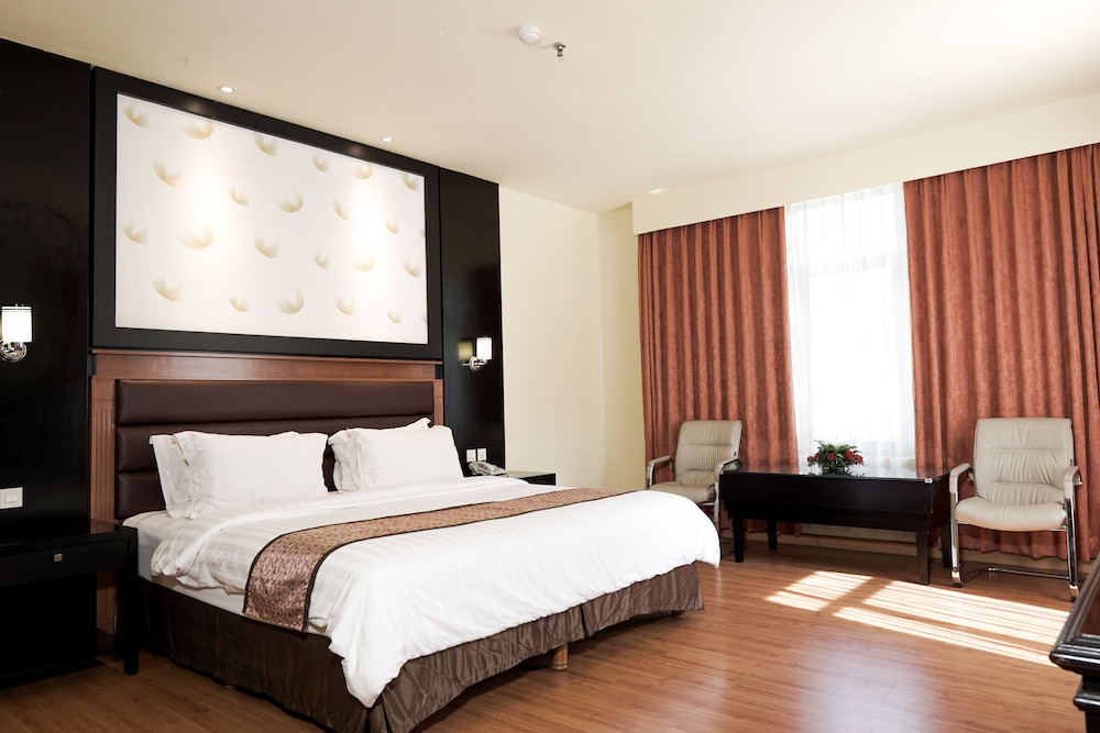 3 BEDROOMS, FAMILY, APARTMENT