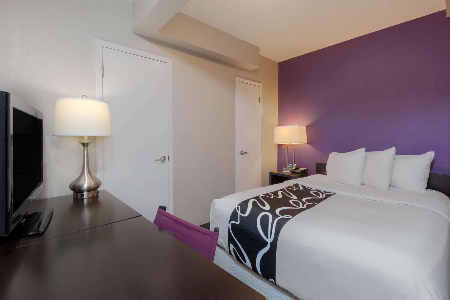 La Quinta Inn & Suites by Wyndham New York City Central Park 37/61