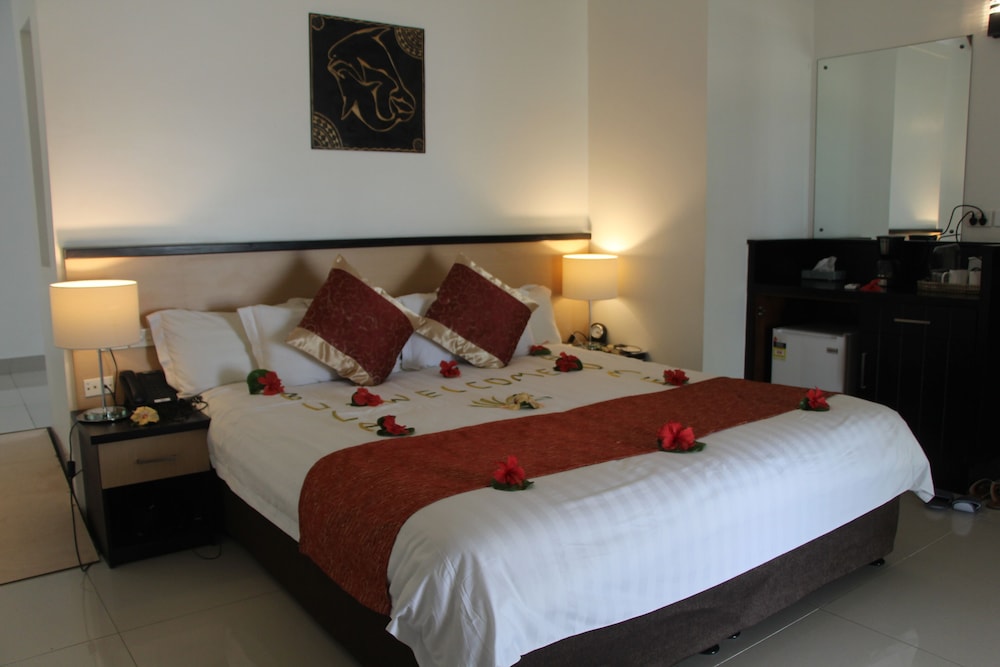 Bure, Pool, Twin Beds, Beach Front