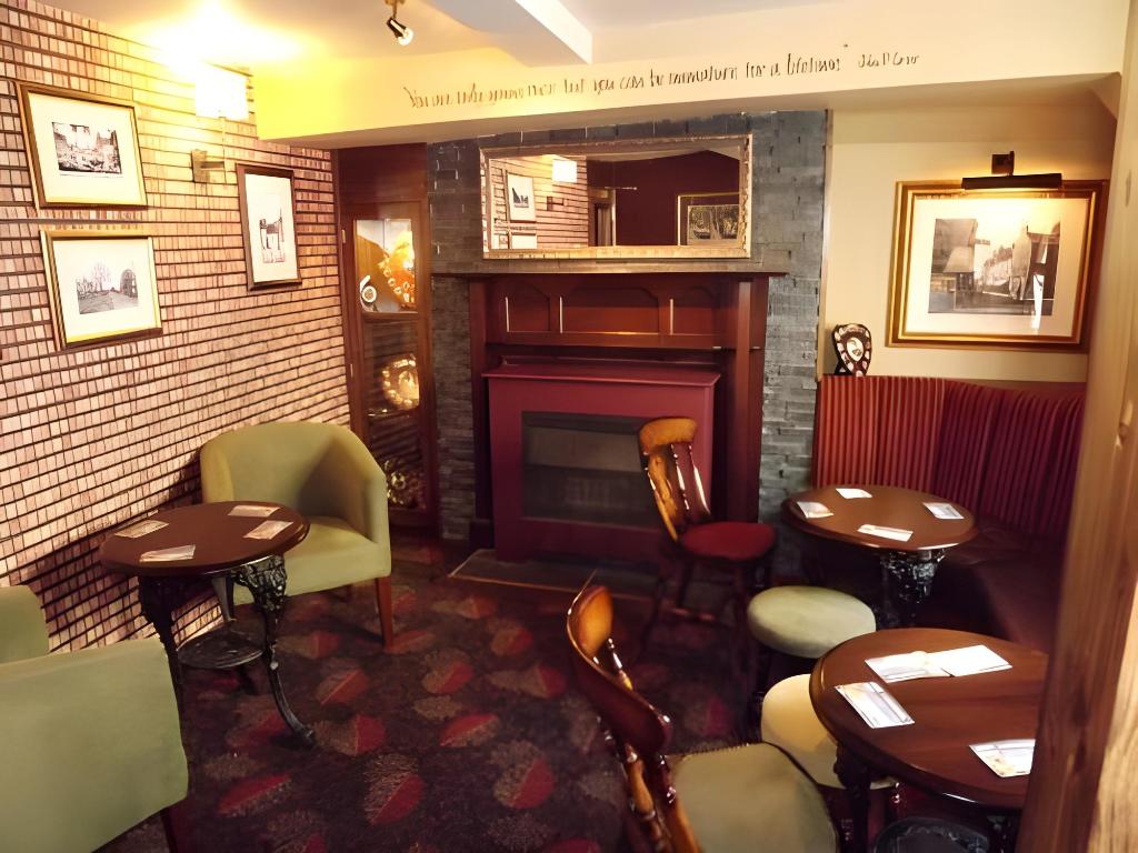 The New Globe Inn 9/20