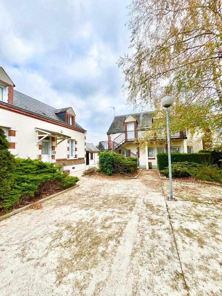Logis Hotel Sully Le Château 35/49