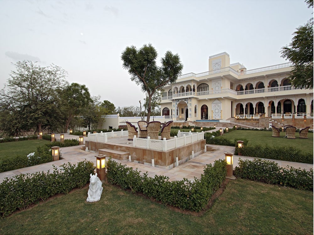 Talai Bagh Palace 15/19