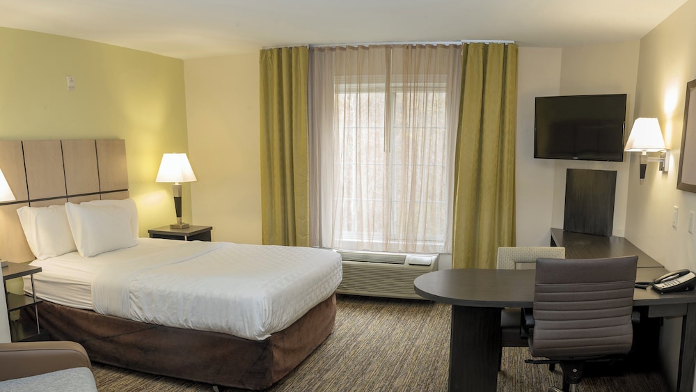 Candlewood Suites St. Joseph Benton Harbor 6/38
