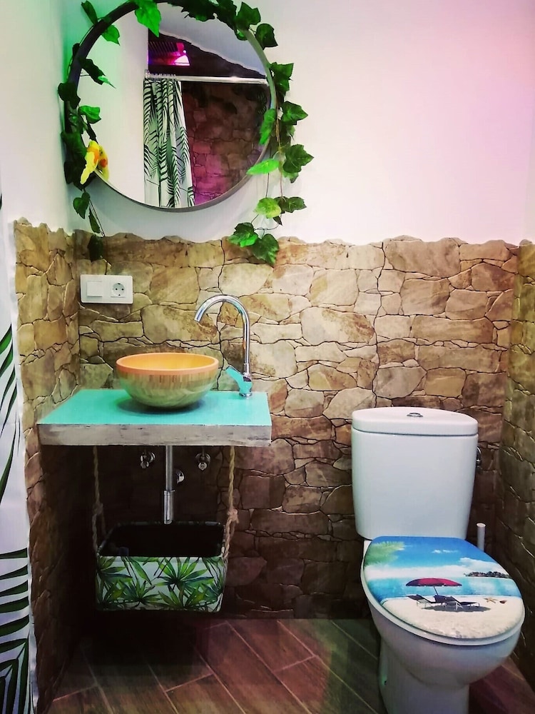 Wonder Rooms Nerja 34/37