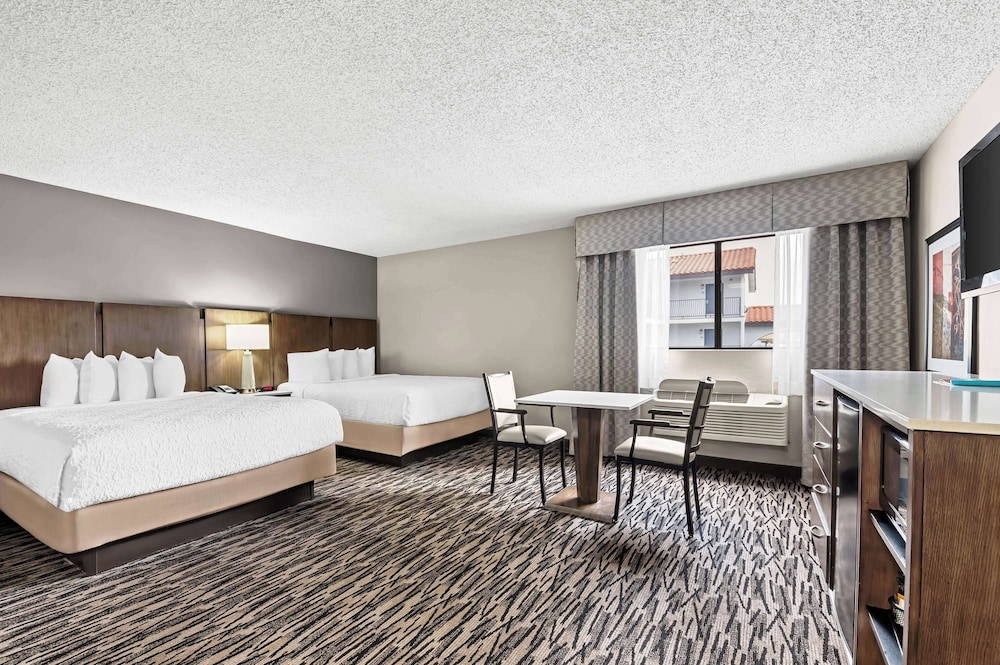 جناح بسريرين كوين، Best Western Los Alamitos Inn & Suites 2/4