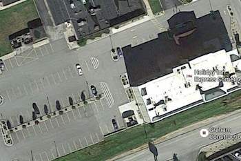 Holiday Inn Express Somerset 3/44