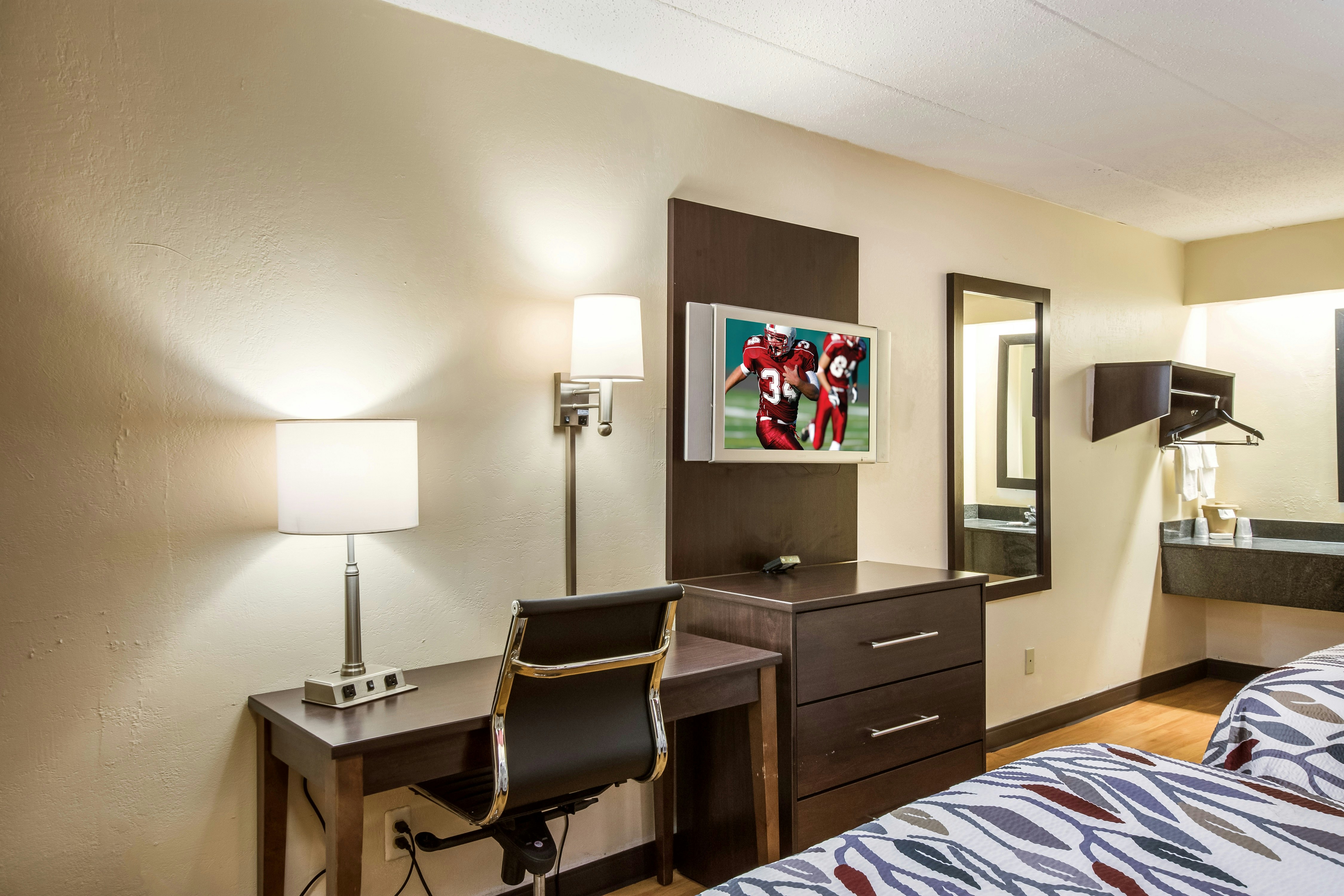 Red Roof Inn Saginaw Frankenmuth 20/24