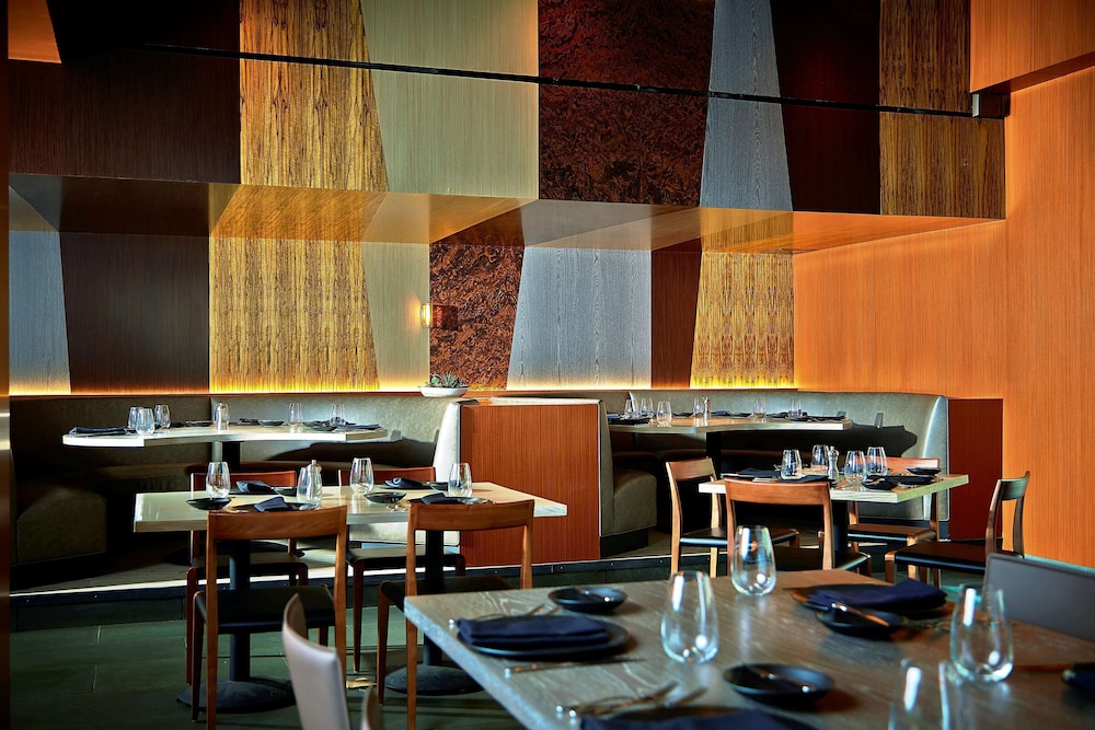 The Highland Dallas, Curio Collection by Hilton 54/68