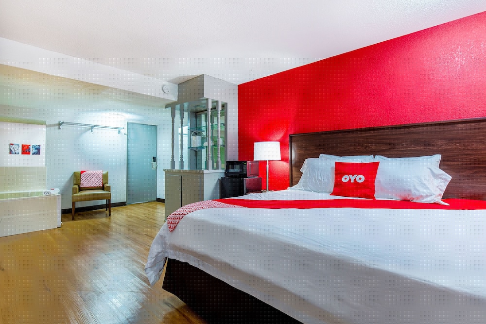 Americas Best Value Inn Moline 12/41