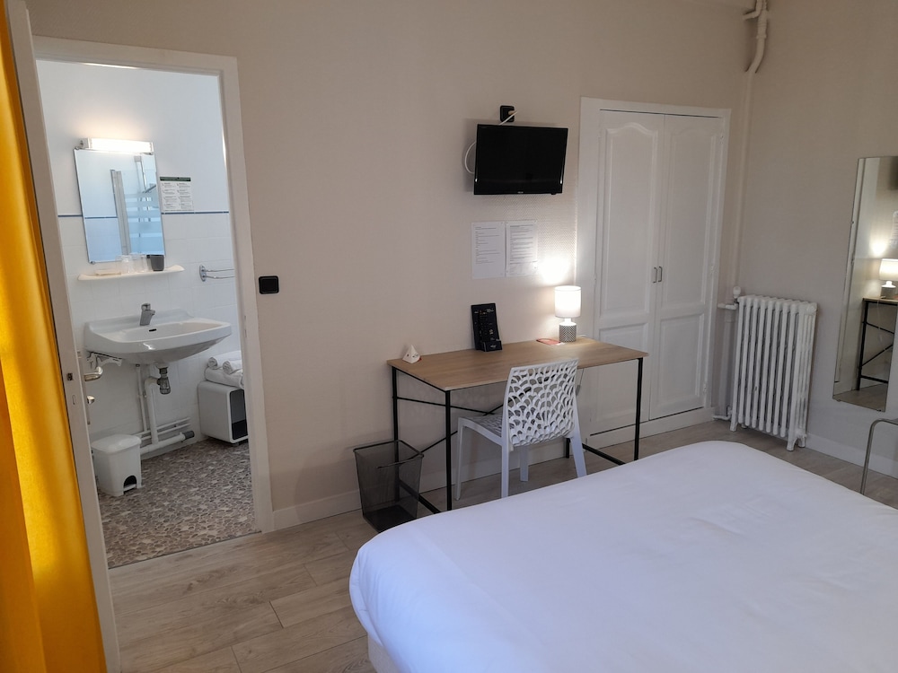 Sorti P Tit Dej Hotel Saintes 28/50