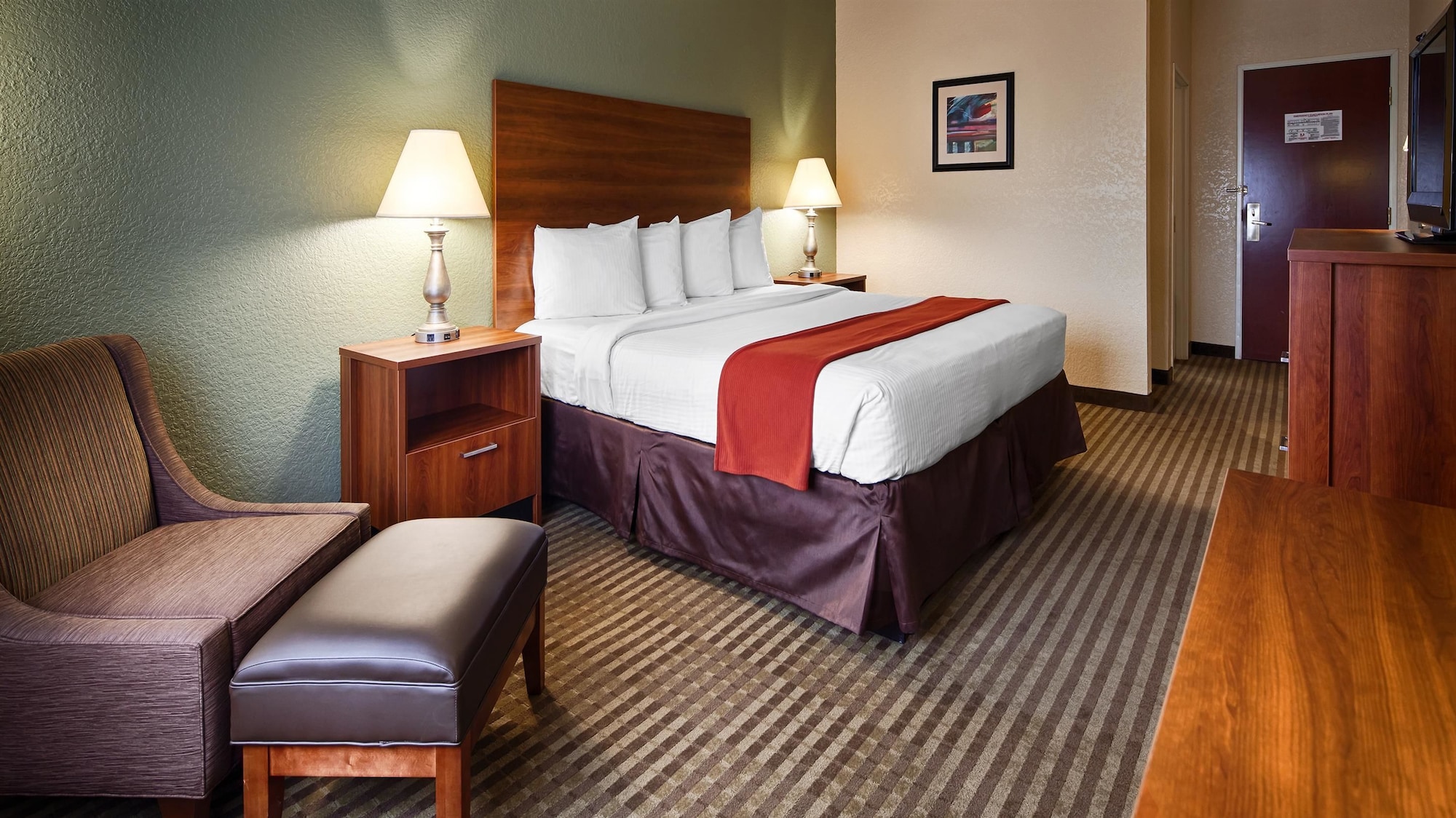 غرفة قياسية بسرير كينج لذوي الإعاقة، Best Western Of Wise 3/7