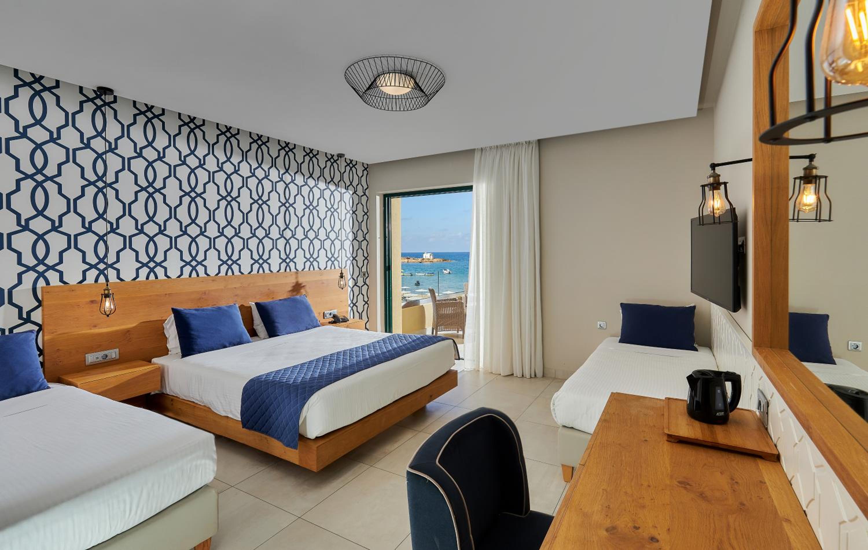 غرفة سوبيريور عائلية، Sirens Beach Hotel 5/10