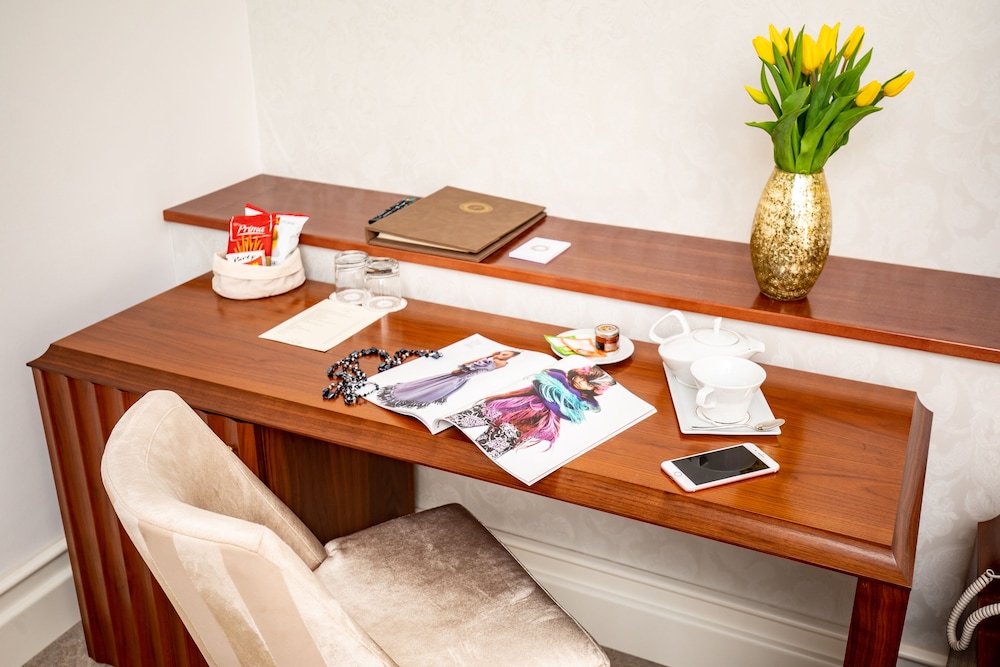Le Premier Boutique Hotel 57/66