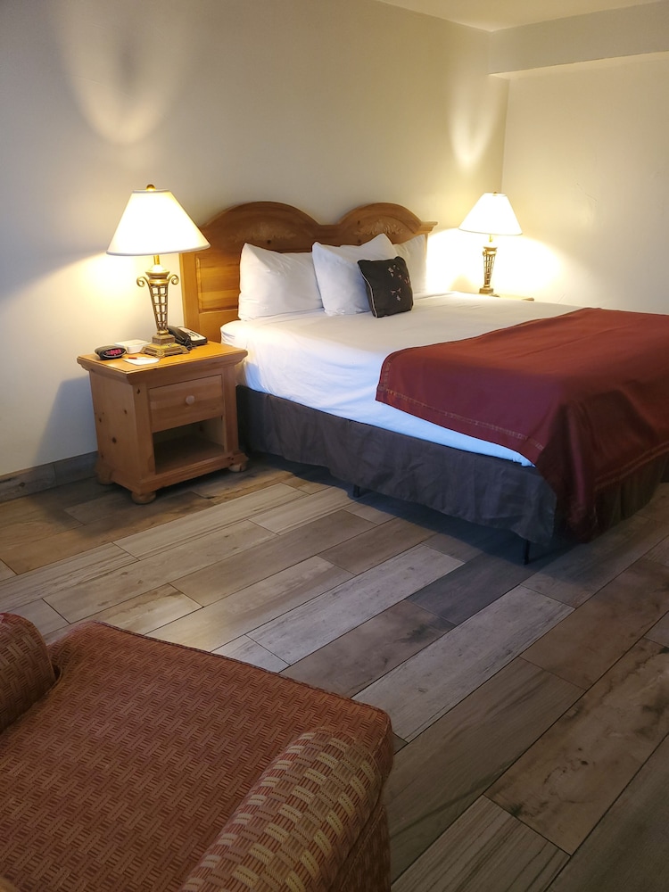 Ramada by Wyndham Las Cruces Hotel & Conference Center 15/37