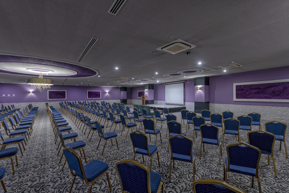 Lake & Riverside Hotel & Spa 34/41