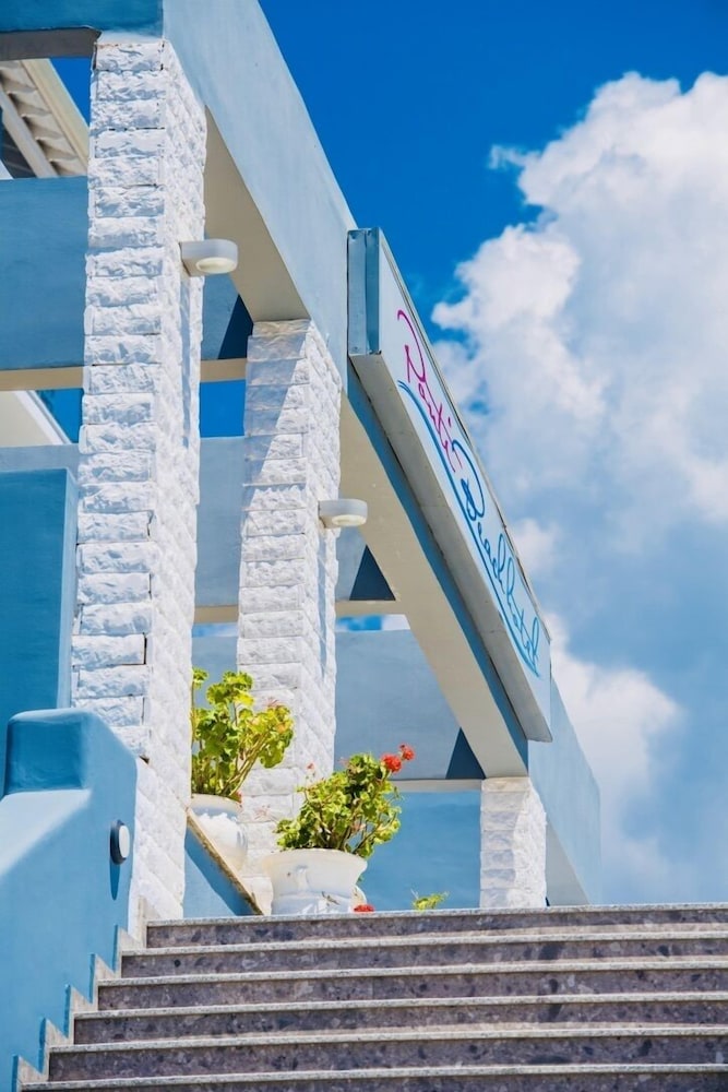 Ponti Beach Hotel 5/21