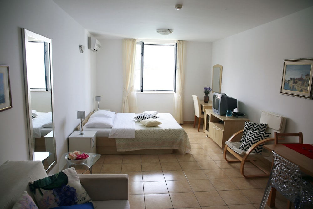 APARTMENTS TAMARIX - VINJERAC 8/50