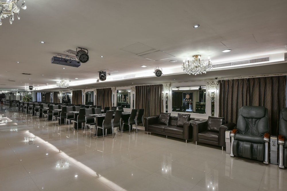 Harmonious Hotel 35/48