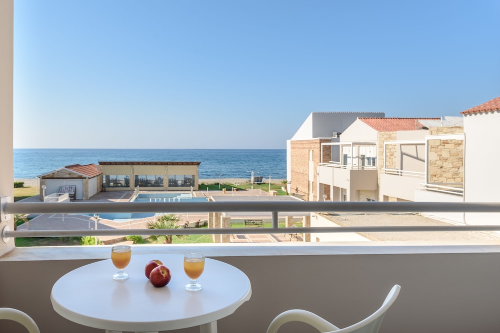 Kostakis Beach Hotel 32/46