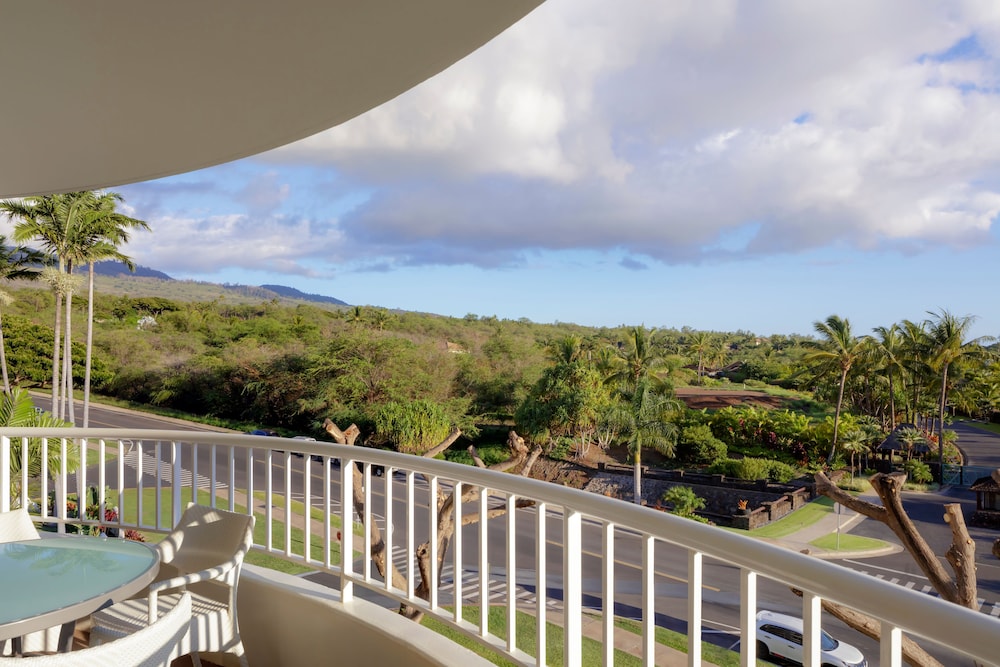 Fairmont Kea Lani Maui 8/74