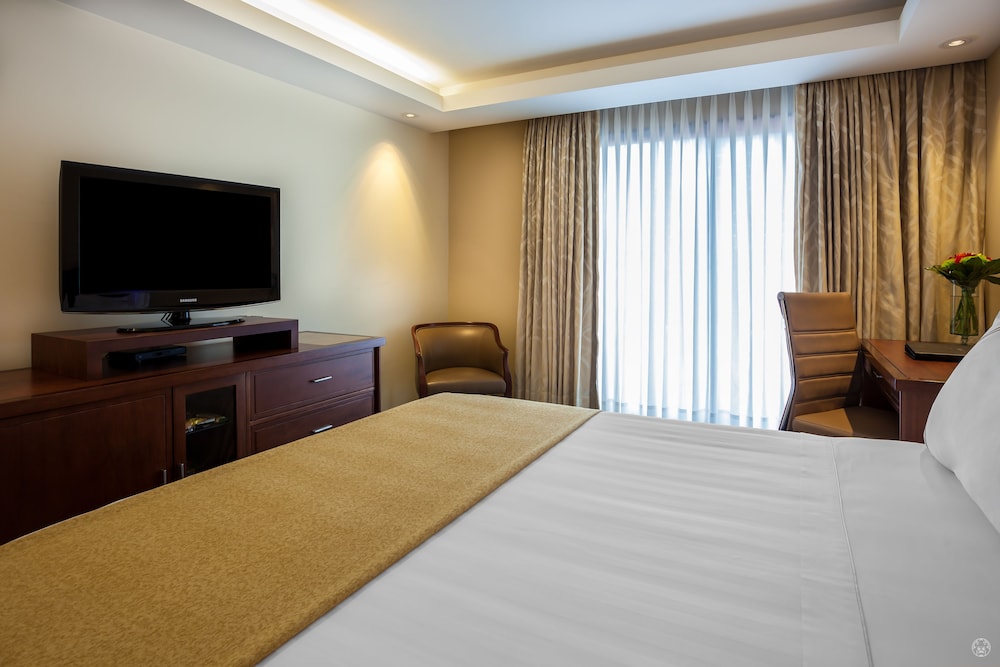 Ghl Capital Hotel 9/42