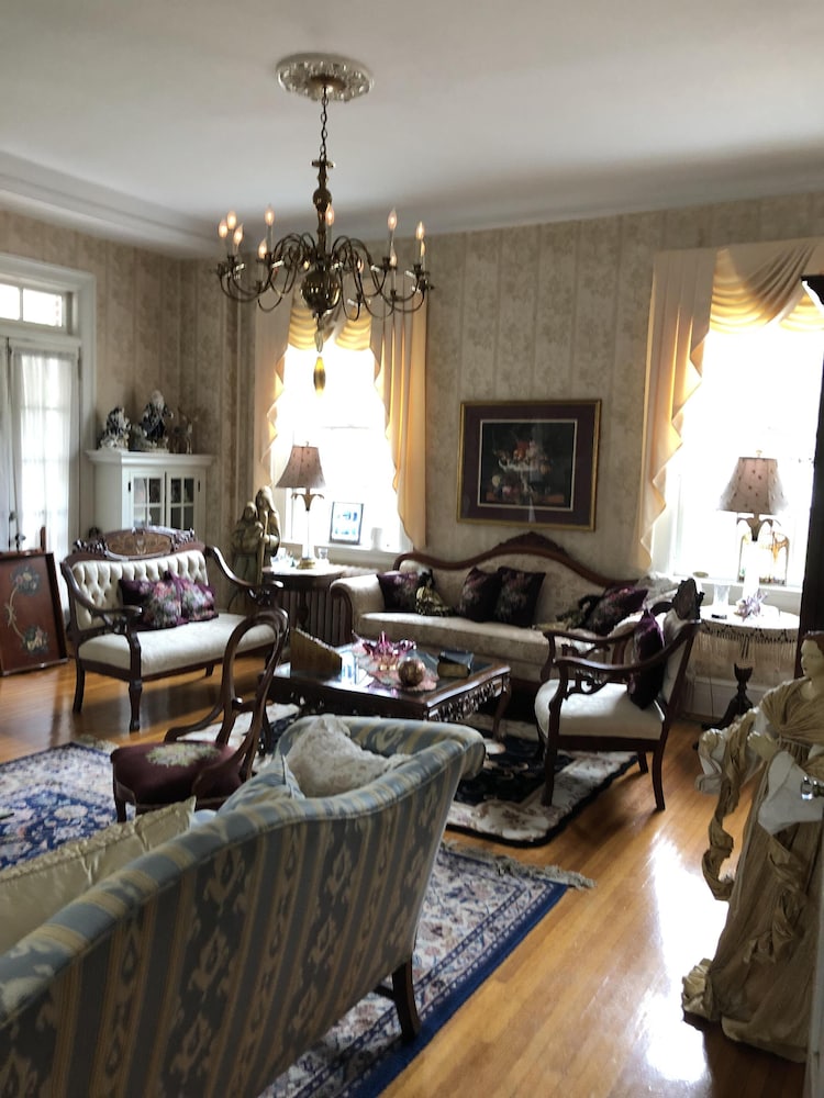 Angie's B&B 25/41