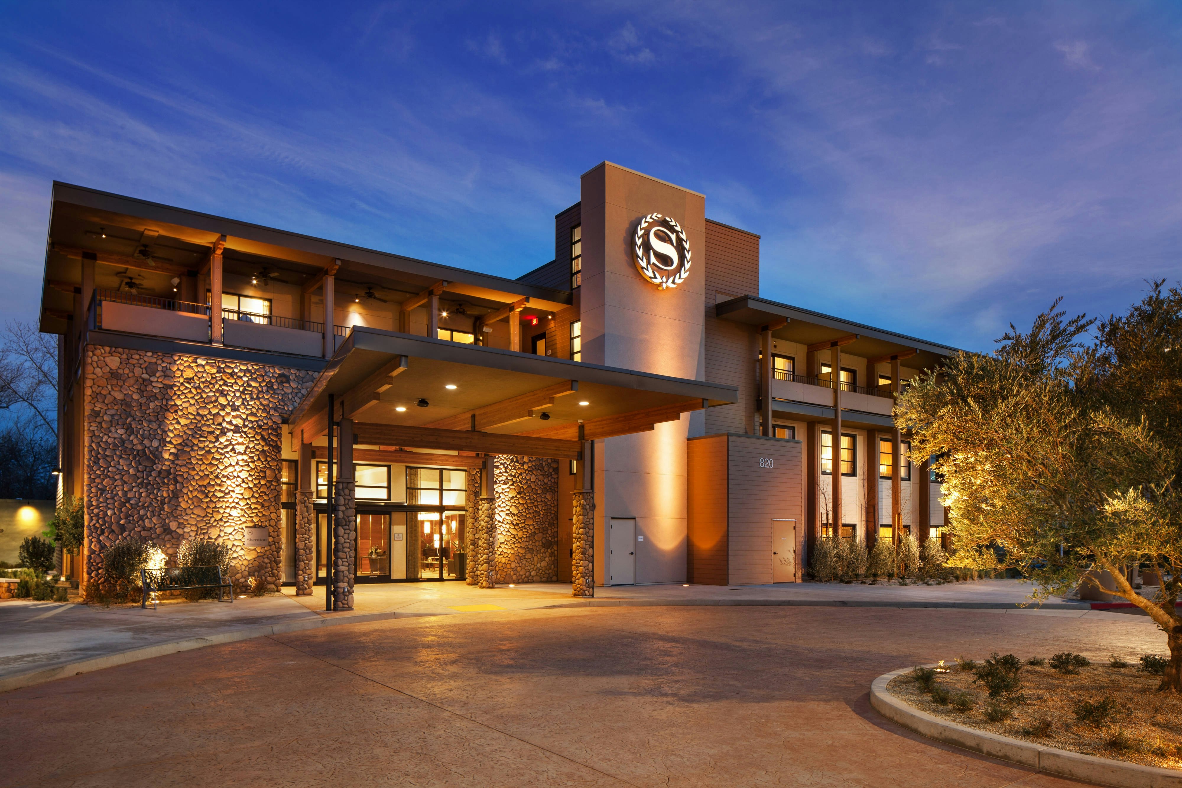 SHERATON REDDING HOTEL AT THE SUNDIAL BRIDGE in REDDING - CA