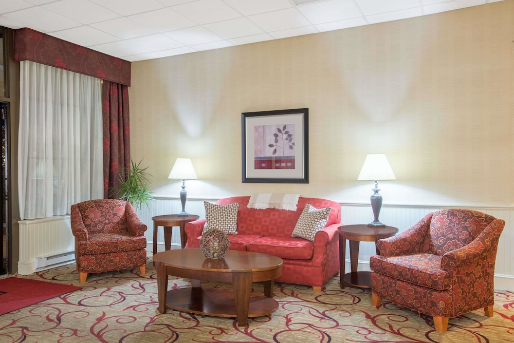 Hawthorn Extended Stay by Wyndham Ellsworth / Bar Harbor 16/26