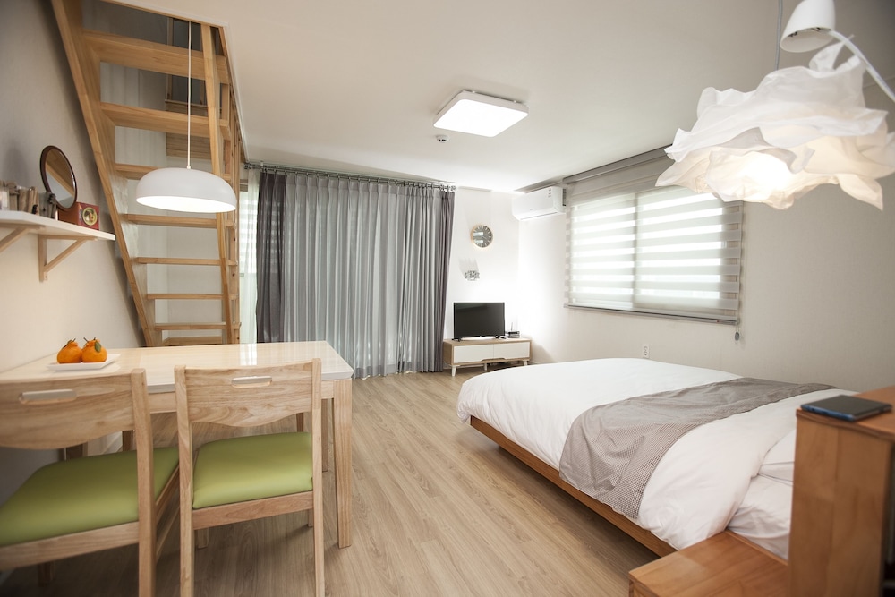 Jeju Aria Pension 8/19
