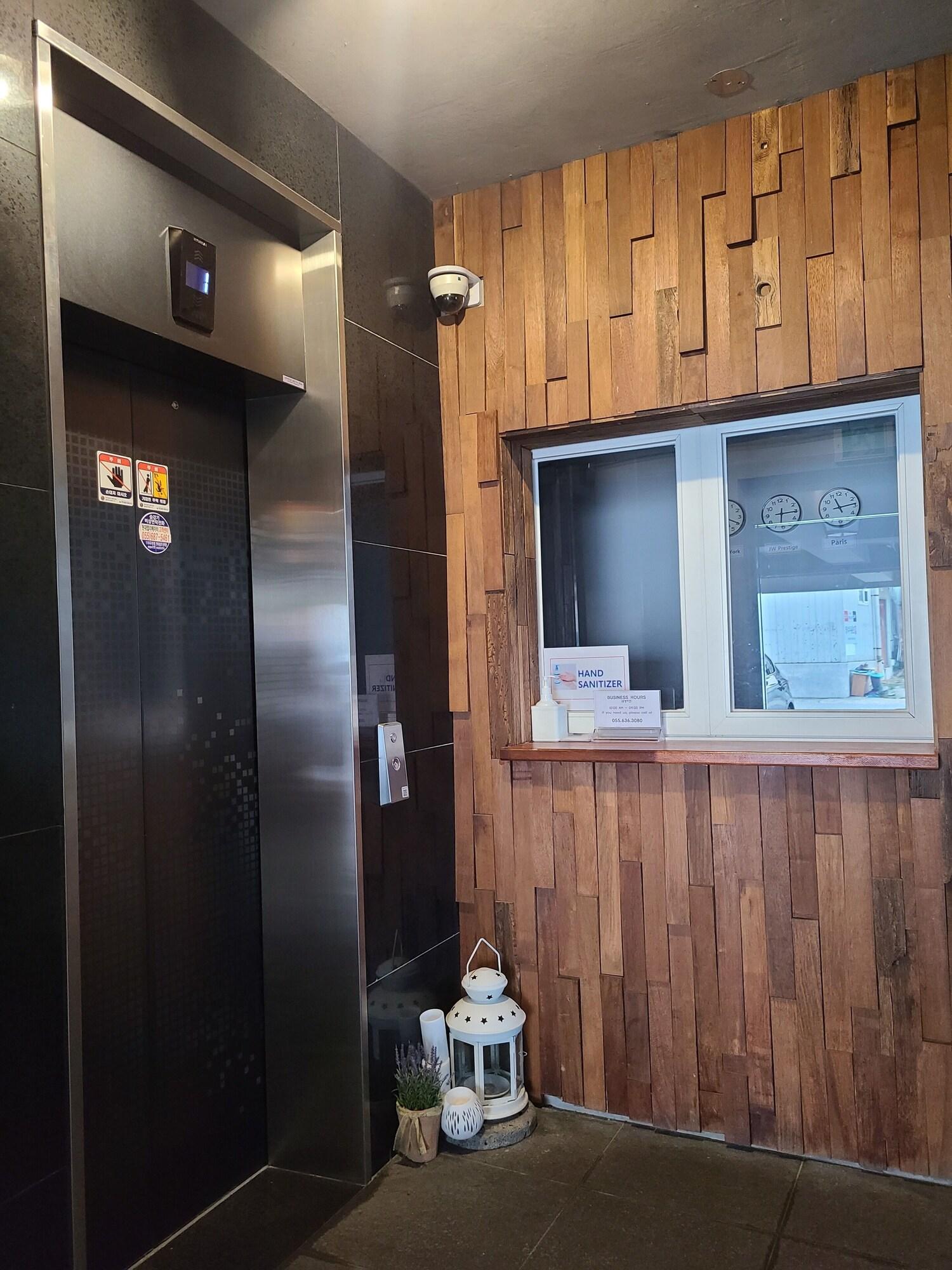 Jinwoo Prestige Hotel 3/21