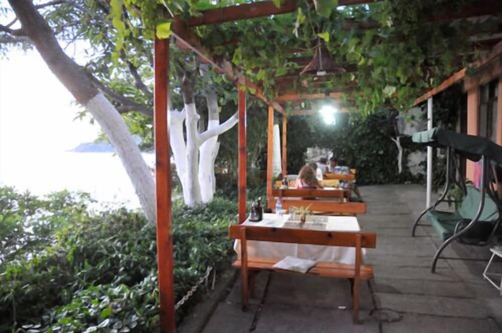 Hotel Mola 26/30