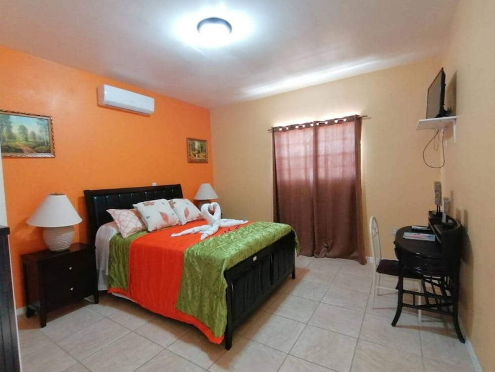 Sunset Ridge Hotel 30/55