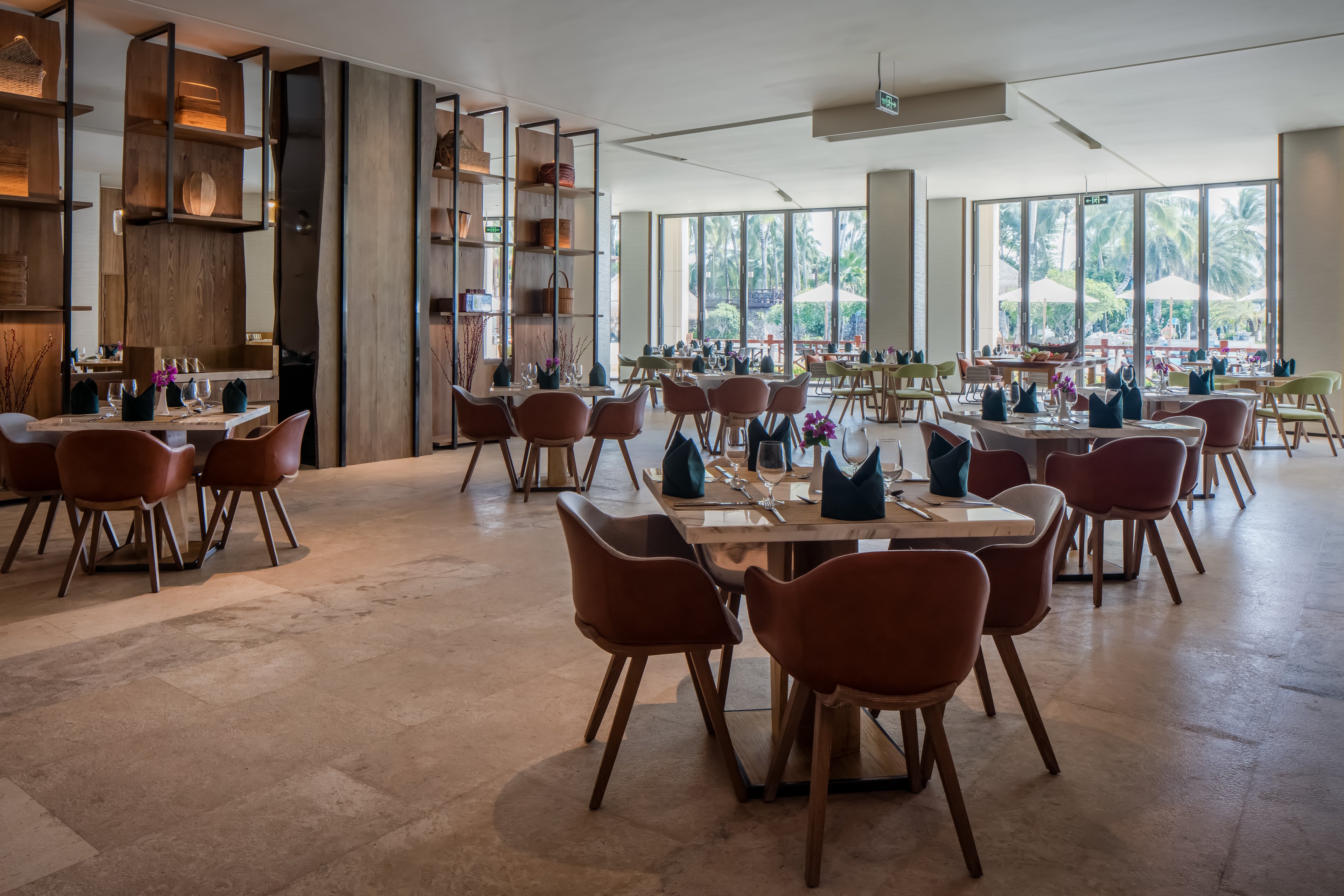 HOLIDAY INN RESORT SANYA BAY 32/50