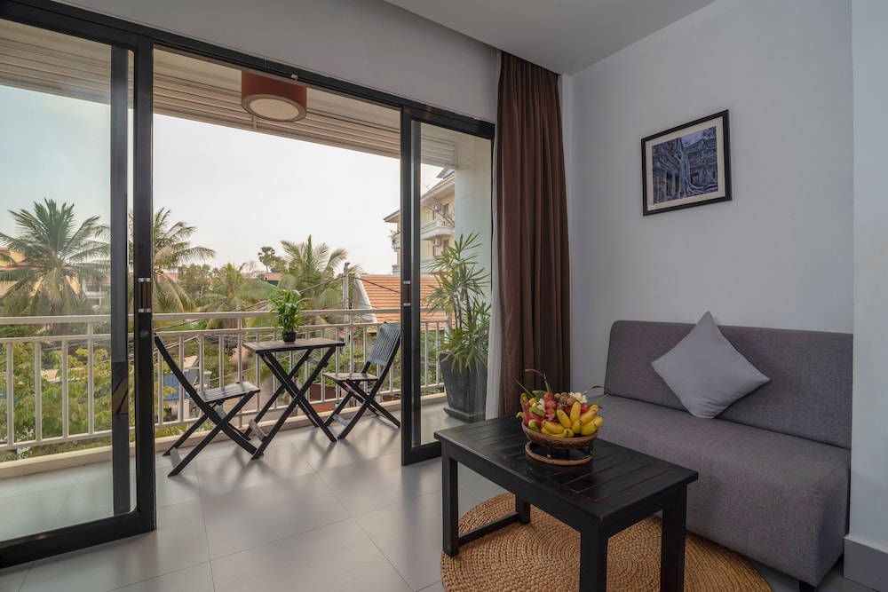 Ladear Priviledge Rooms 56/78