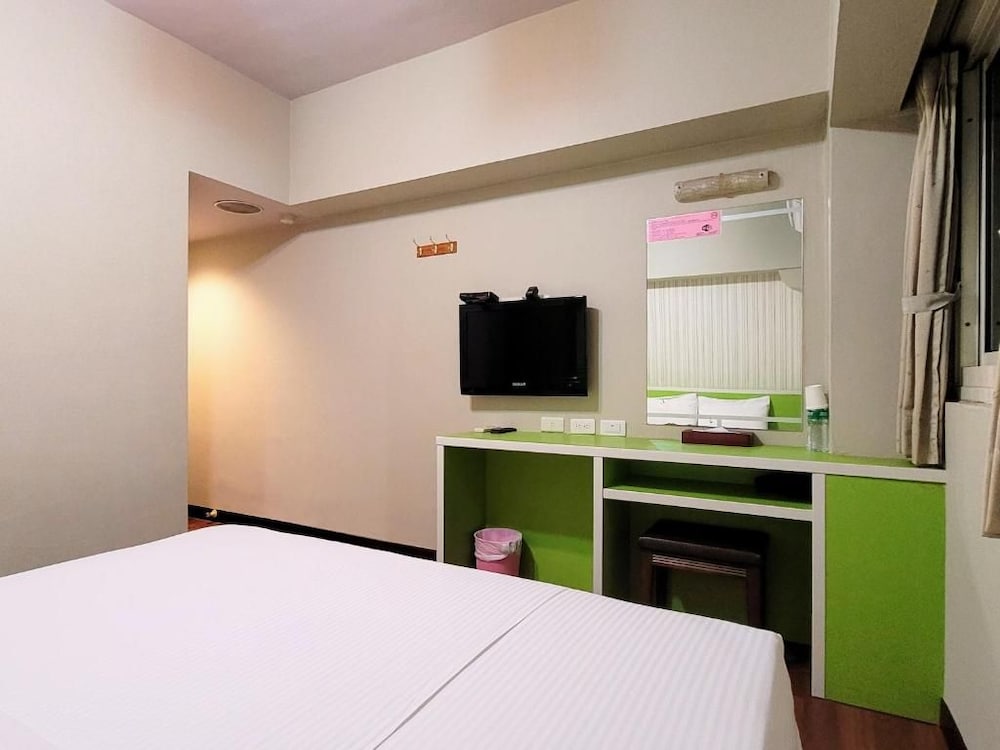 South Sea Hotel 12/49