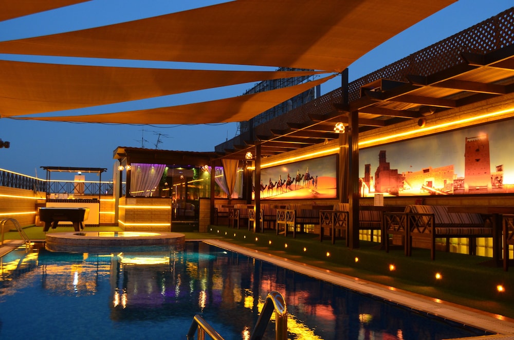swimming pool spa