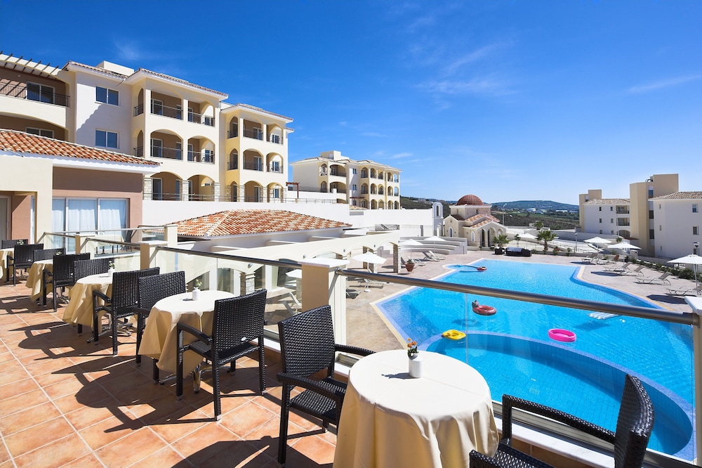 swimming pool spa