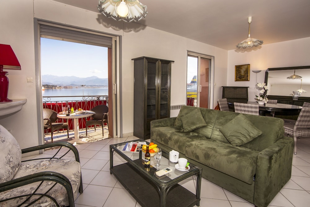 Le Dauphin Hotel 36/54