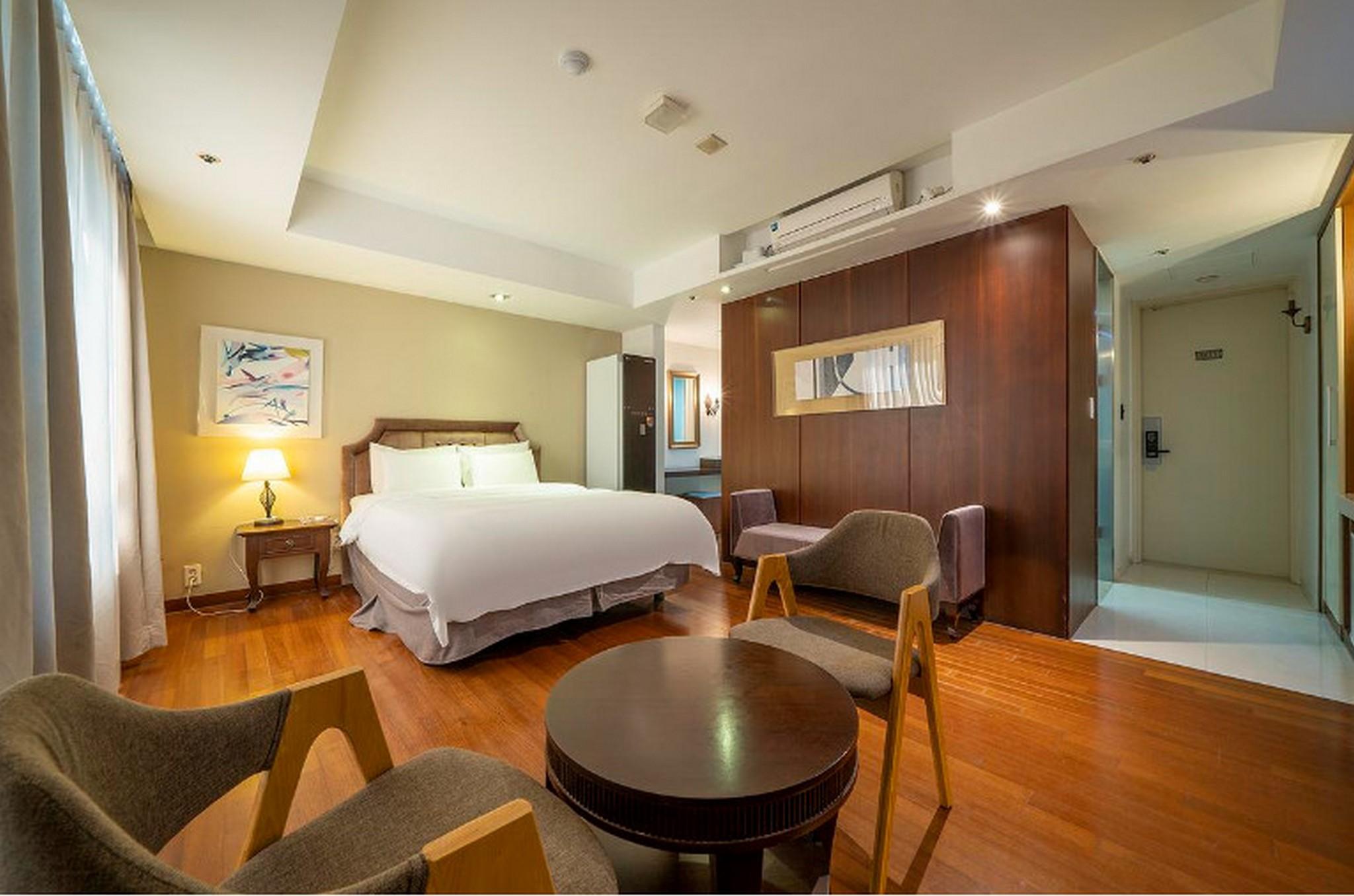 Maple Hotel 15/35