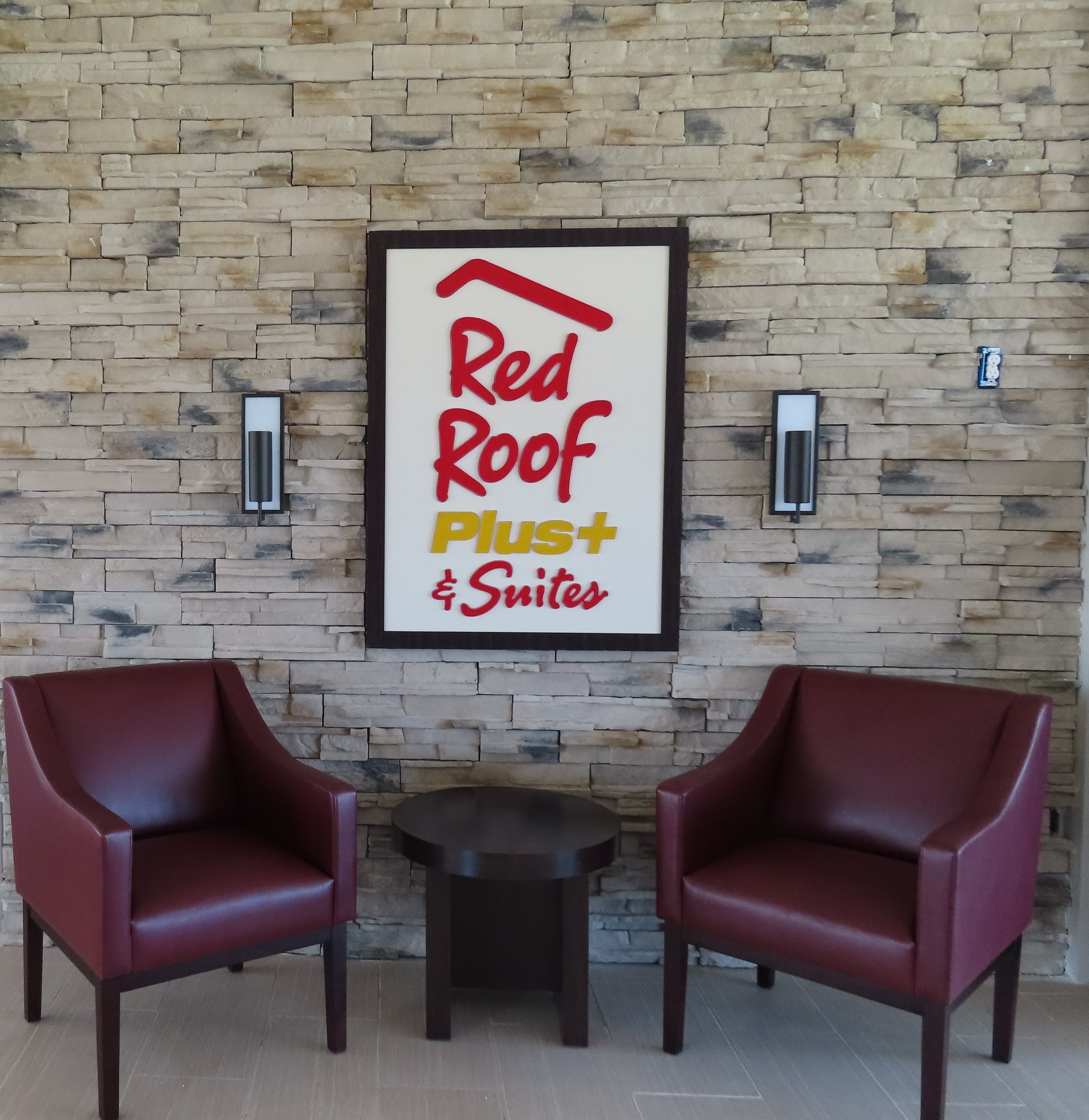 Red Roof PLUS & Suites Erie 20/26