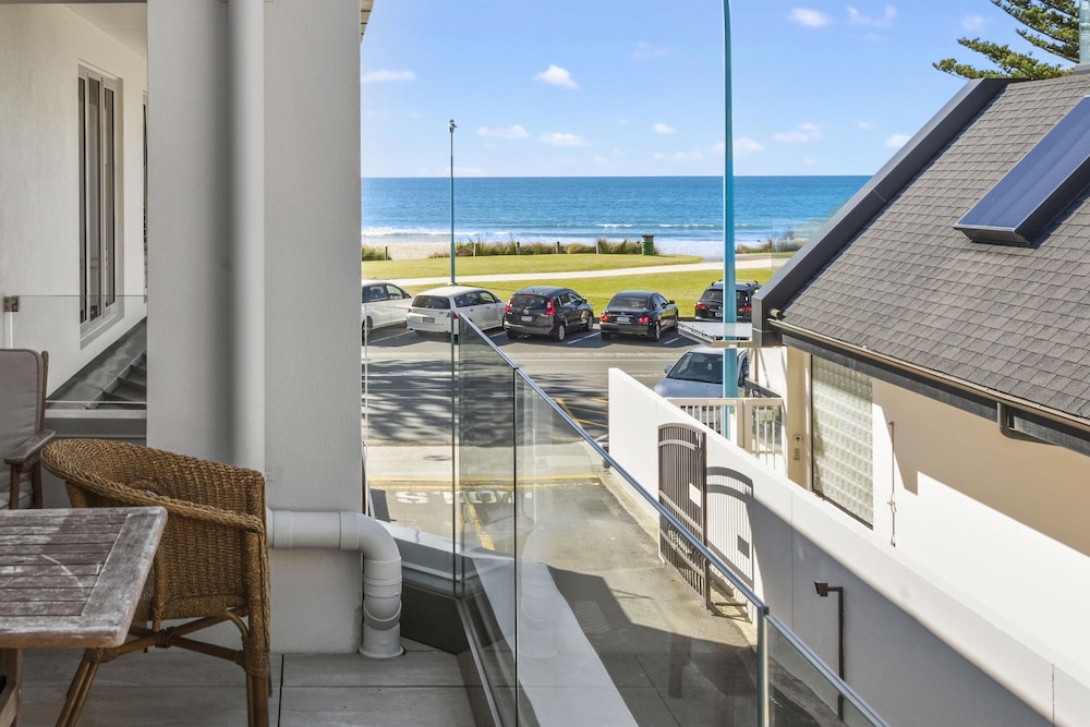 The Pavilions Beachfront Apartments 63/76