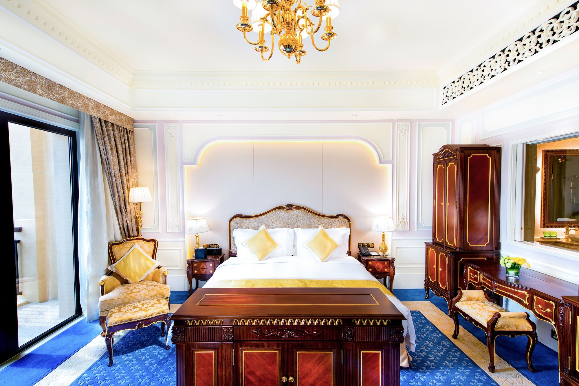 DELUXE, BALCONY