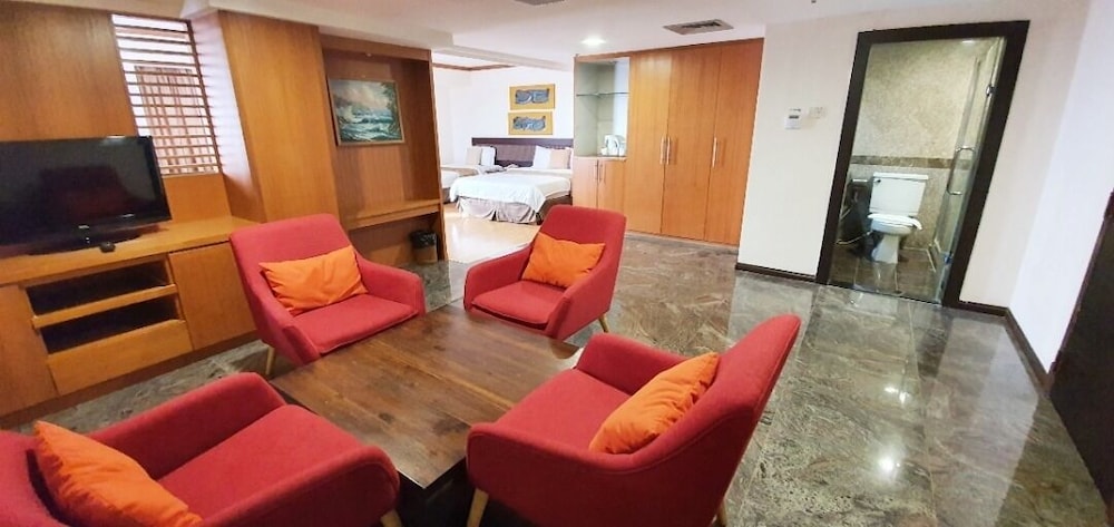 Margherita Plaza Hotel 40/63