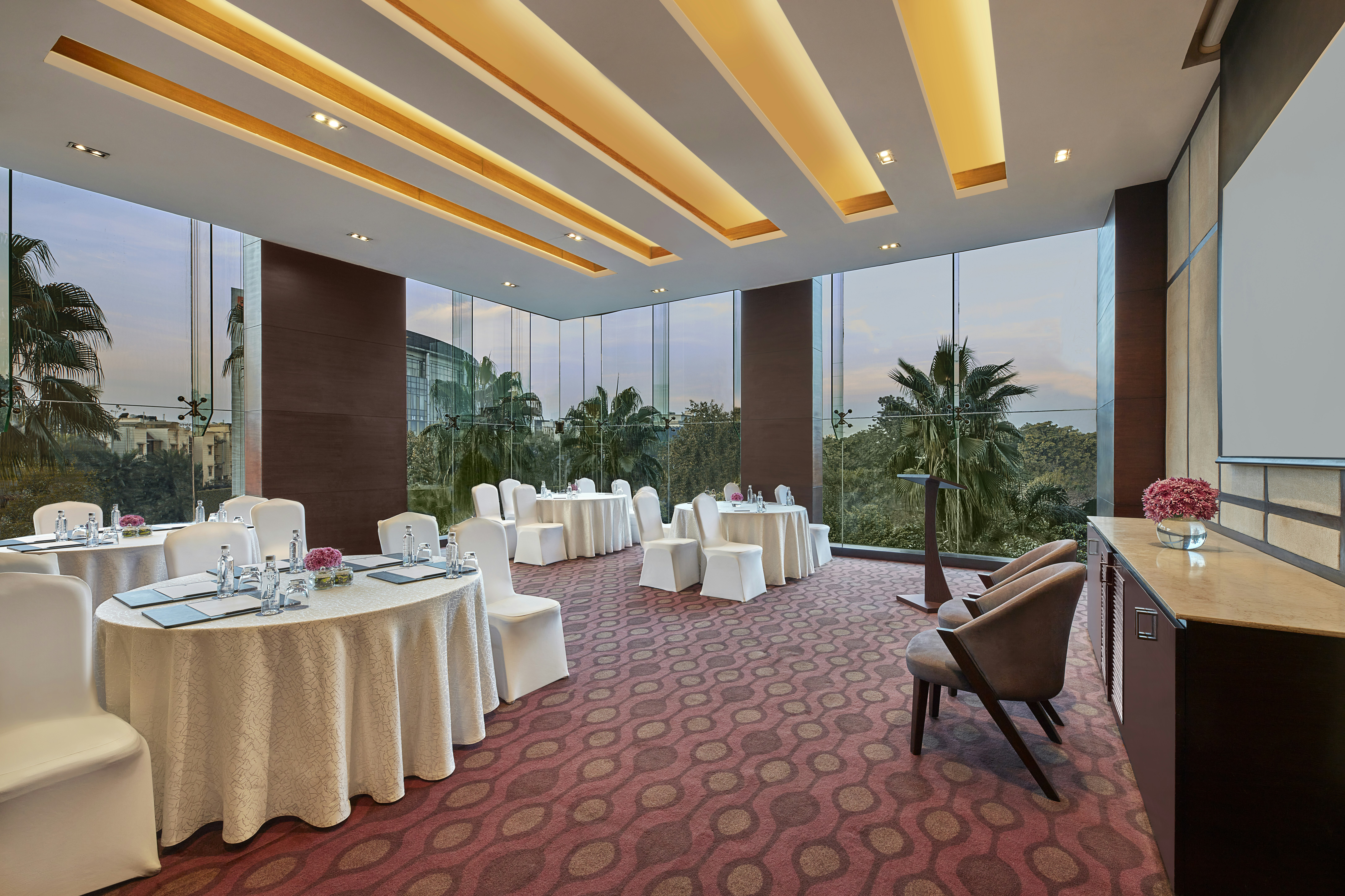 DoubleTree by Hilton Gurugram Baani Square 25/47