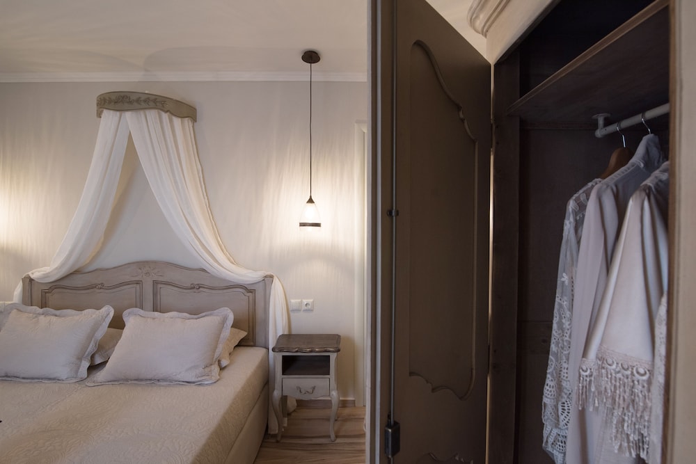 2 BEDROOMS, LUXURY, APARTMENT