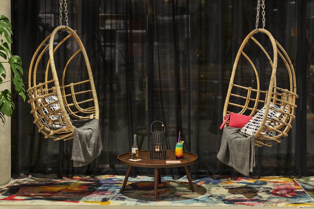 MOXY DUESSELDORF SOUTH 23/52