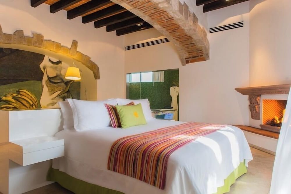 Master, Suite, King Bed, Bathtub